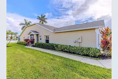 5595 Greenwood Cir #92, Naples, FL 34112 - Photo 6