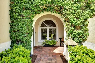 4819 W Blvd Ct, Naples, FL 34103 - Photo 4