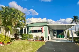 112 Cape Sable Dr, Naples, FL 34104 - Photo 2