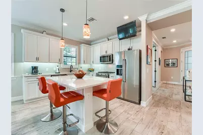 12091 Canal Grande Dr, Fort Myers, FL 33913 - Photo 4