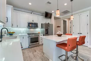 12091 Canal Grande Dr, Fort Myers, FL 33913 - Photo 6