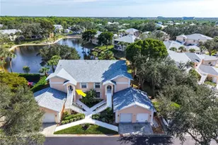 440 Wiggins Lake Ct, Naples, FL 34110 - Photo 2