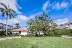 735 Parkview Ln, Naples, FL 34103 - Photo 2