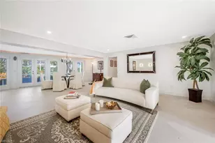 735 Parkview Ln, Naples, FL 34103 - Photo 8