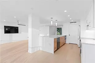 2388 Gulf Shore Blvd N, Naples, FL 34103 - Photo 8