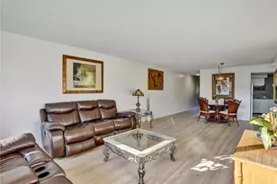 114 Cypress Way E, Naples, FL 34110 - Photo 6