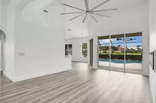 8983 Mustang Island Cir, Naples, FL 34113 - Photo 16