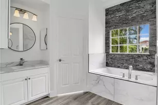 8983 Mustang Island Cir, Naples, FL 34113 - Photo 34