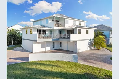 821 Palm St, Marco Island, FL 34145 - Photo 1