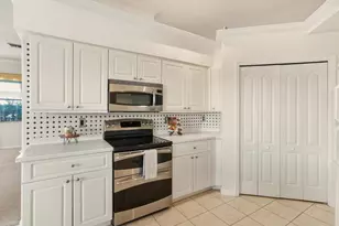 2051 Morning Sun Ln, Naples, FL 34119 - Photo 4