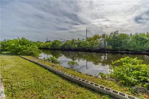 1360 5th Ave N, Naples, FL 34102 - Photo 30