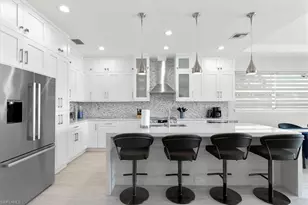 734 109th Ave N, Naples, FL 34108 - Photo 4