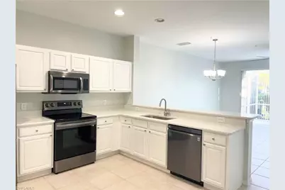 839 Hampton Cir #149, Naples, FL 34105 - Photo 2