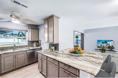 1621 SE 29th Ter, Cape Coral, FL 33904 - Photo 14