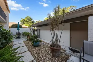 544 Retreat Dr, Naples, FL 34110 - Photo 22