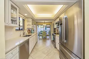 544 Retreat Dr, Naples, FL 34110 - Photo 2