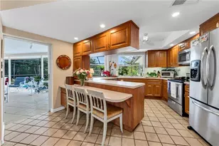 737 Anchor Rode Dr, Naples, FL 34103 - Photo 8