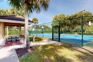 285 Spider Lily Ln, Naples, FL 34119 - Photo 10