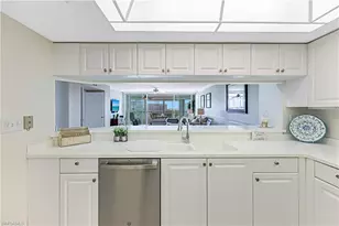 21 Bluebill Ave, Naples, FL 34108 - Photo 16