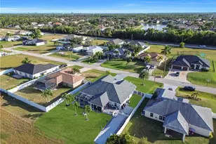 1021 NE 32nd St, Cape Coral, FL 33909 - Photo 6