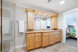 551 Beachwalk Cir, Naples, FL 34108 - Photo 22