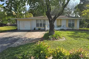 27989 Temple Terrace Dr, Bonita Springs, FL 34135 - Photo 2