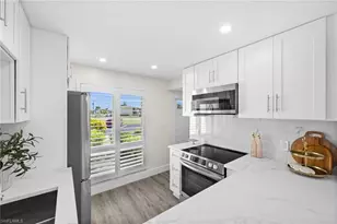 378 Palm Dr, Naples, FL 34112 - Photo 8