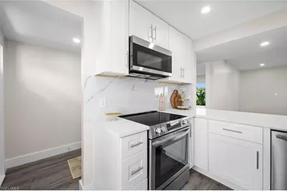 378 Palm Dr #1, Naples, FL 34112 - Photo 6