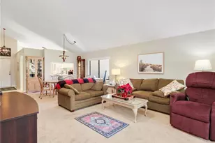 355 Bay Forest Dr, Naples, FL 34110 - Photo 6