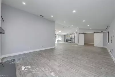 6161 Waxmyrtle Way, Naples, FL 34109 - Photo 4