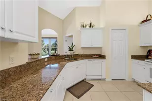 1320 Charleston Square Dr, Naples, FL 34110 - Photo 4
