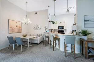 559 Beachwalk Cir, Naples, FL 34108 - Photo 8