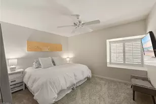 559 Beachwalk Cir, Naples, FL 34108 - Photo 16