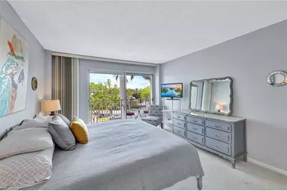 1300 Gulf Shore Blvd N #407, Naples, FL 34102 - Photo 12