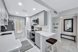 1300 Gulf Shore Blvd N, Naples, FL 34102 - Photo 8