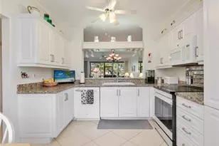 725 Saratoga Cir, Naples, FL 34104 - Photo 8