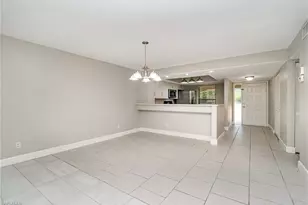 135 Cypress Way E, Naples, FL 34110 - Photo 8