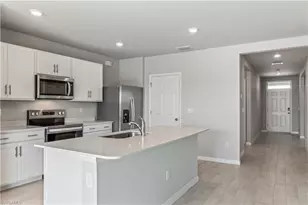 10321 Blooming Blossom Ct, Fort Myers, FL 33905 - Photo 6