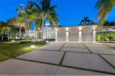 2211 South Winds Dr, Naples, FL 34102 - Photo 4