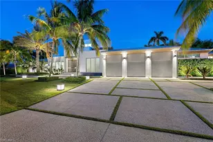 2211 Southwinds Dr, Naples, FL 34102 - Photo 4