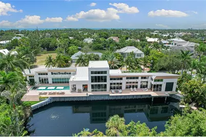 2211 South Winds Dr, Naples, FL 34102 - Photo 42