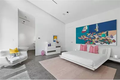 2211 South Winds Dr, Naples, FL 34102 - Photo 24