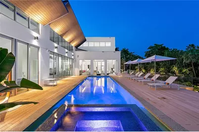 2211 South Winds Dr, Naples, FL 34102 - Photo 36