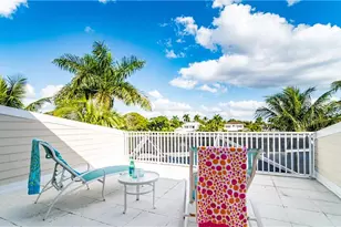 725 W Lake Dr, Naples, FL 34102 - Photo 32