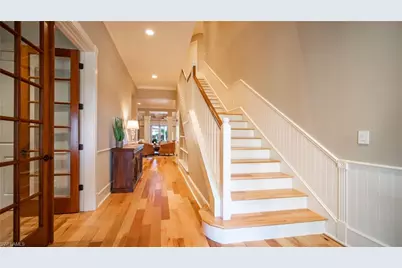 725 W Lake Dr, Naples, FL 34102 - Photo 4