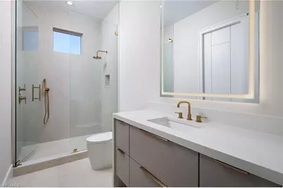 223 Bayview Ave, Naples, FL 34108 - Photo 36