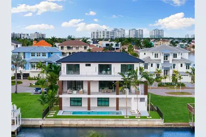 256 Trade Winds Ave, Naples, FL 34108 - Photo 2