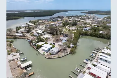 315 Pettit Dr, Naples, FL 34140 - Photo 4