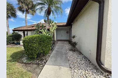147 Round Key Cir #P1, Naples, FL 34112 - Photo 2