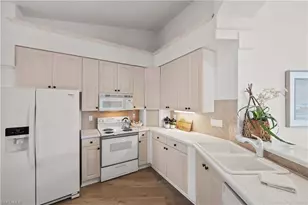 8415 Excalibur Cir, Naples, FL 34108 - Photo 10